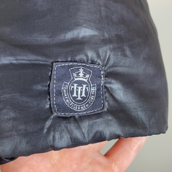 Tommy Hilfiger Gray Puffer Coat Size Medium - Picture 5 of 16